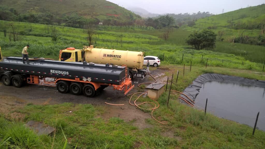 CHORUME DE ATERRO NÃO É ESGOTO – É NECESSÁRIO TRATAMENTO ADEQUADO 1 - IR Novatec Soluções Ambientais Implantação de Aterro Sanitário chorume de aterro nao e esgoto - chorume de aterro nao e esgoto IR Novatec Soluções Ambientais Implantação de Aterro Sanitário